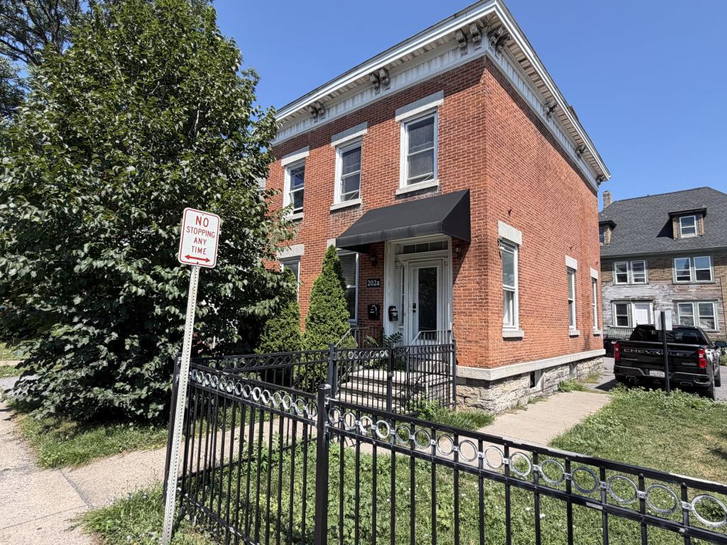 Photo - 202 N Townsend St