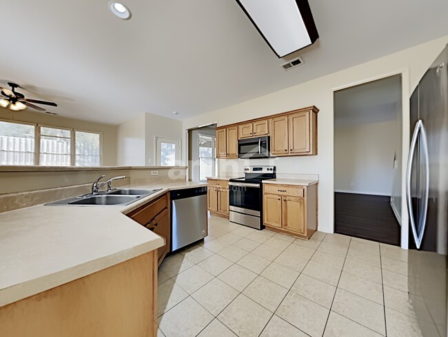 Photo - 7450 Shadow Run Ln