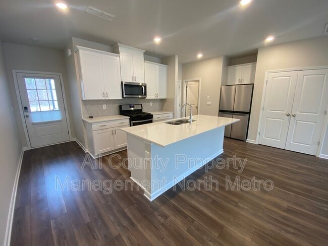 Photo - 168 Timberland Ave