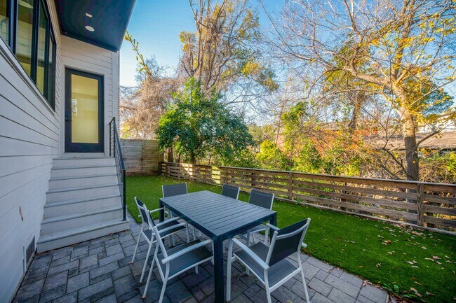 Photo - 2501 Julian St
