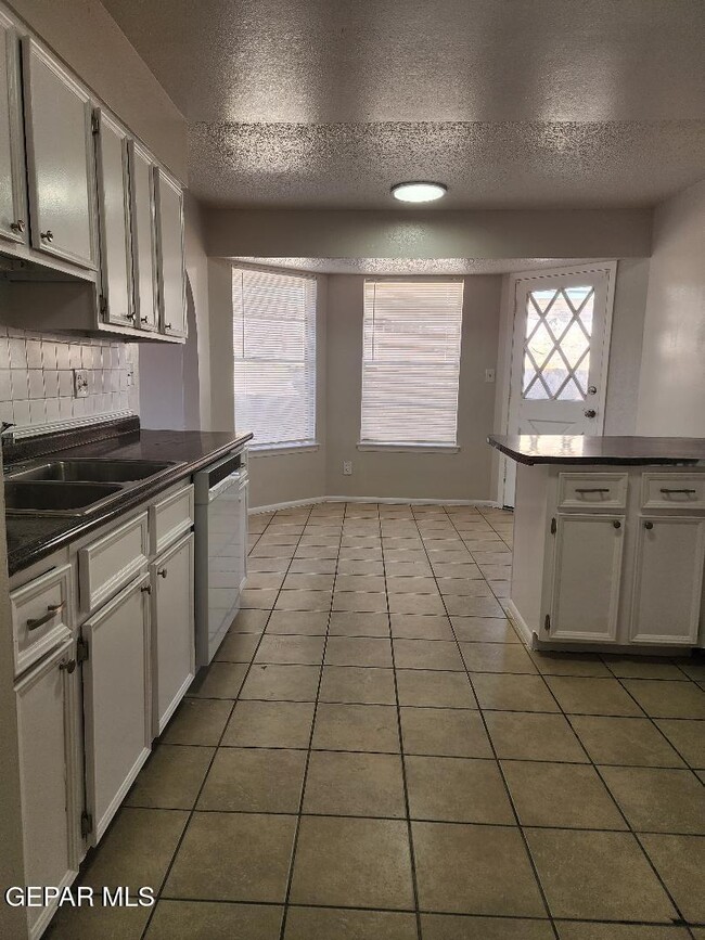 Photo - 2912 E Glen Dr