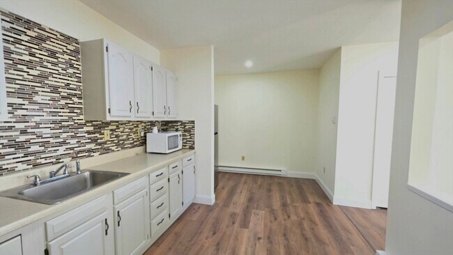 Photo - 8 Wall St Unit 1