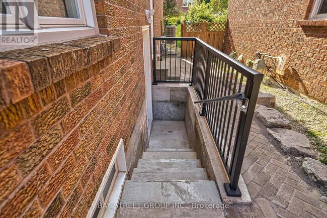 Photo - 169 Killian Rd