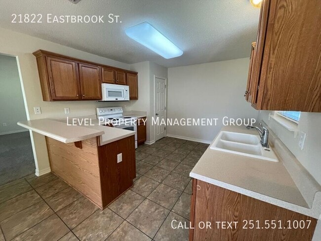 Photo - 21822 Eastbrook St