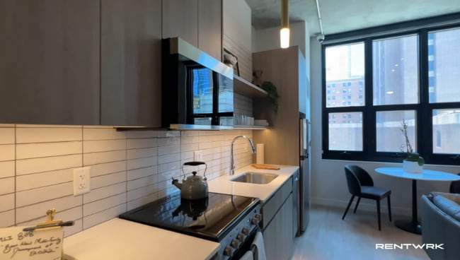 Photo - 809 N Wells St