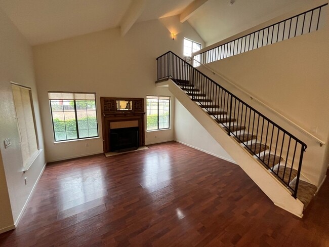 Photo - 408 N Center Ct