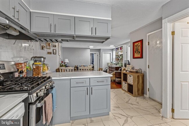 Photo - 158 Montgomery Ave Unidad 2