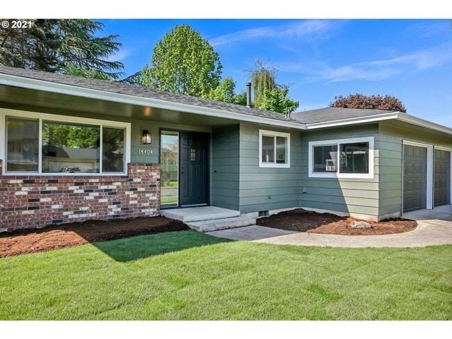 Building Photo - Beautiful 3-bdr/2-bath ranch in Argay Terrace—2 living areas, 2-car garage, & large, fenced yard!