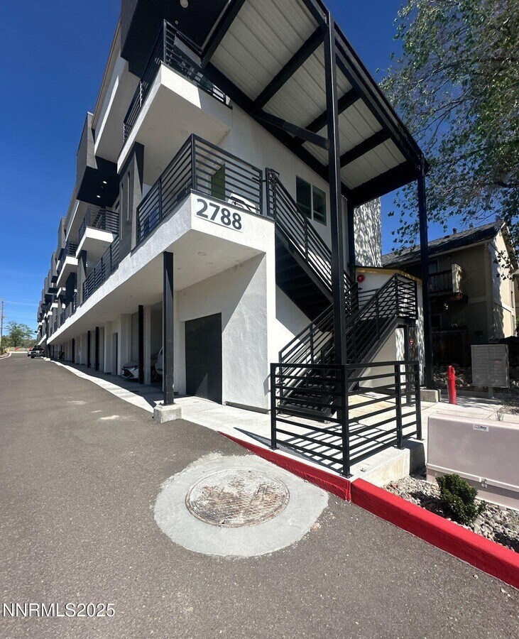 Photo - 2788 Plumas St
