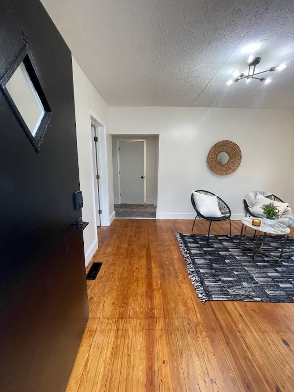 Photo - 109 W Maple St