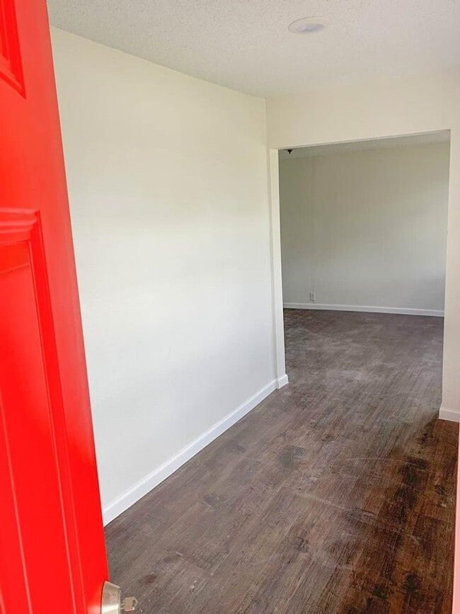 Photo - 303 Harlem St