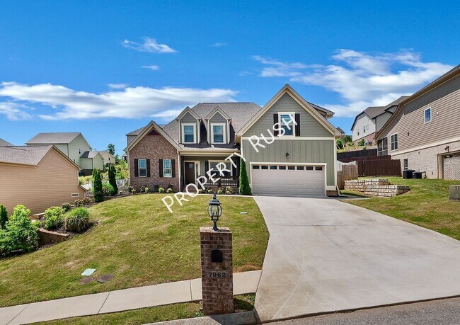 7962 Burgundy Cir