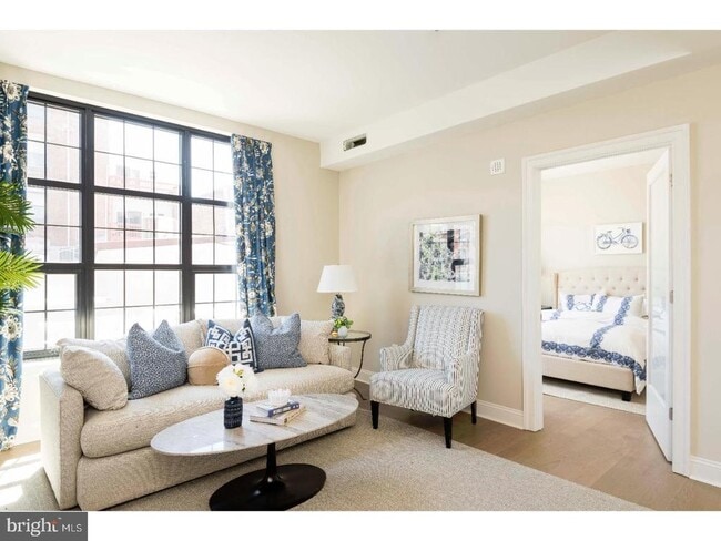 Photo - 218 Arch St Unit 211