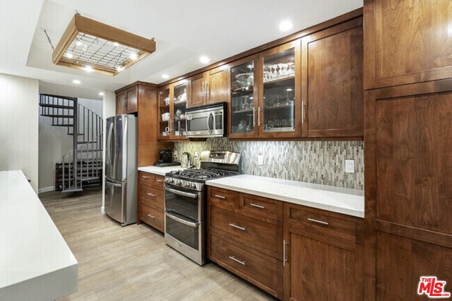 Photo - 1650 Veteran Ave Unit 303