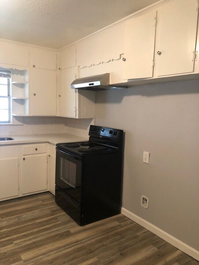 Photo - 503 Willow Ave