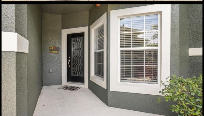 Photo - 742 Featherstone Ln