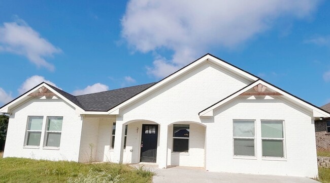 Building Photo - Beautiful 4 bedroom 2 Bath Home In Silo Sc...