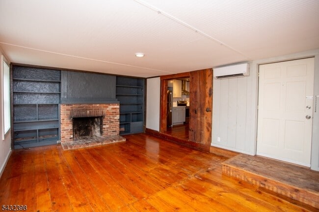 Photo - 54 Coryell St
