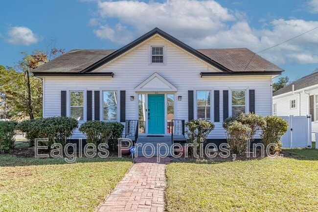 Building Photo - 512 N Pineview Ave