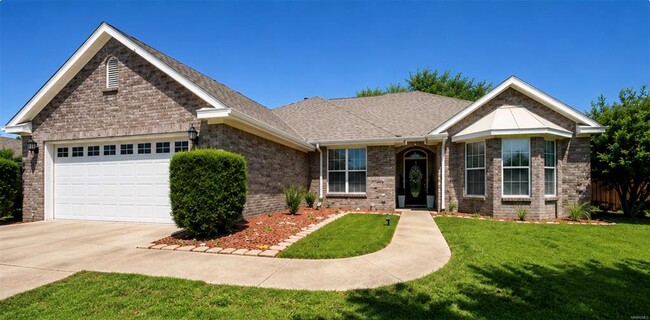 Photo - 1077 E Poplar St