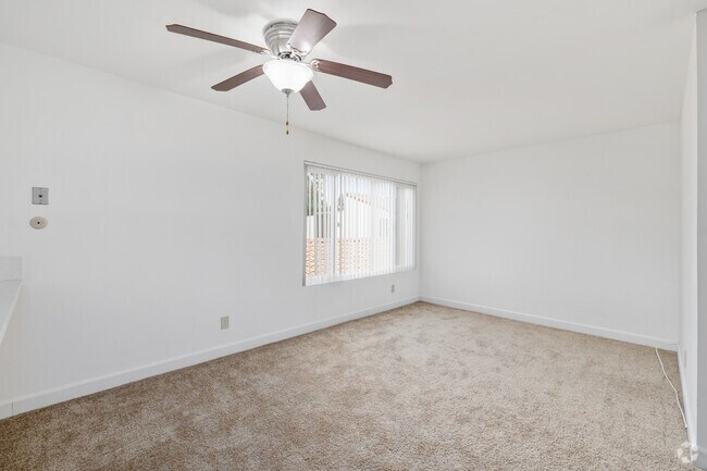 2BR, 2BA - 1,015SF - Dining Room