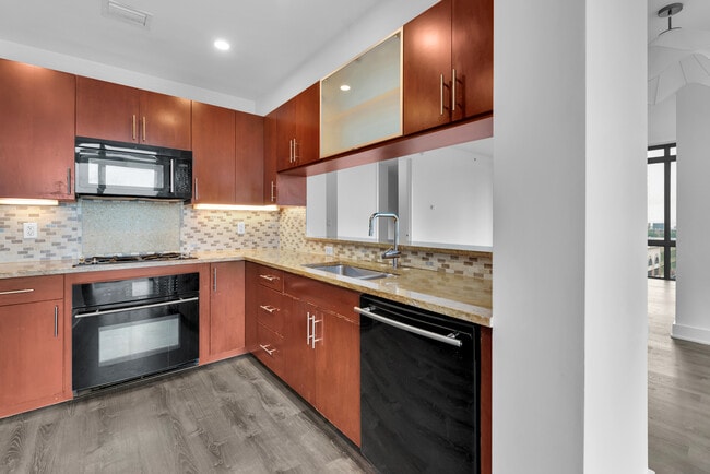 Photo - 175 Huguenot St Unit 1106