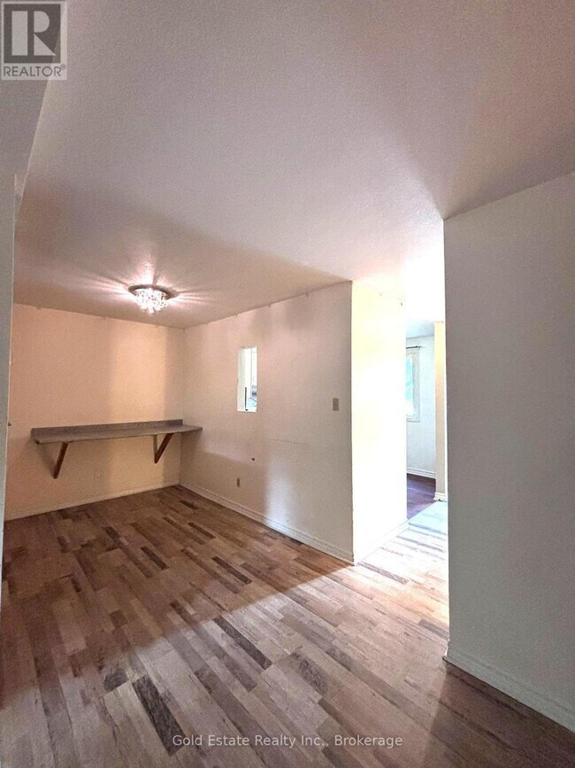 Photo - 40 - 490 THIRD STREET