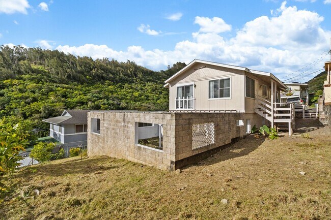 Photo - 1577 Pahulu St Unit Upstairs