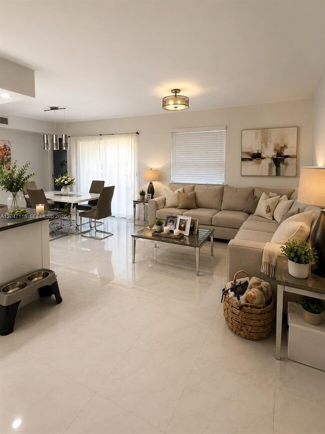 Building Photo - 9280 SW 123rd Ct Unit 106