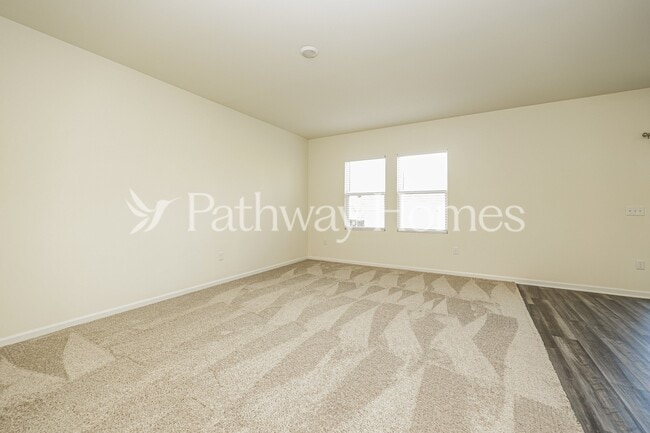 Photo - 1058 Large Poppy Dr