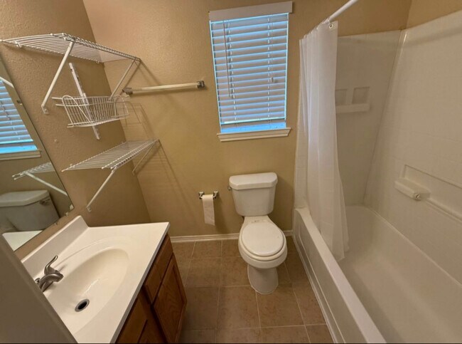 Photo - 6739 Freedom Oaks