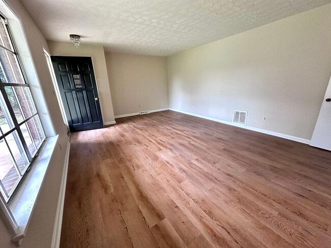 Photo - 3 Bedrooms, 2 Bathroom - House in North Rome!