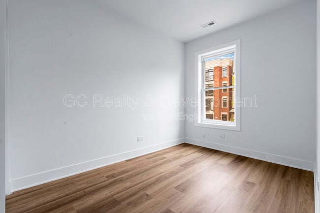 Photo - 3744 N Wilton Ave Unit 2S