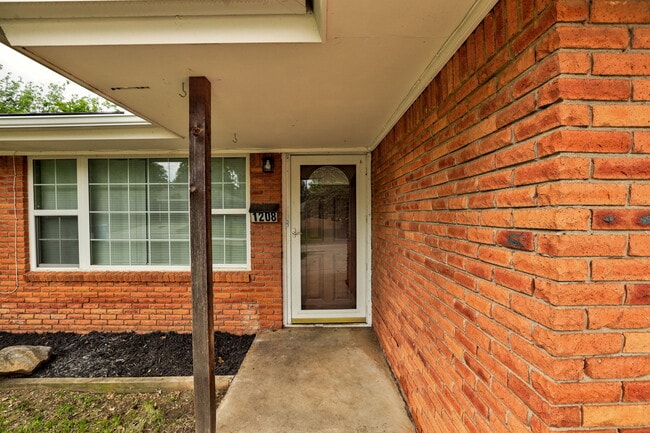 Photo - 1208 Avondale Dr