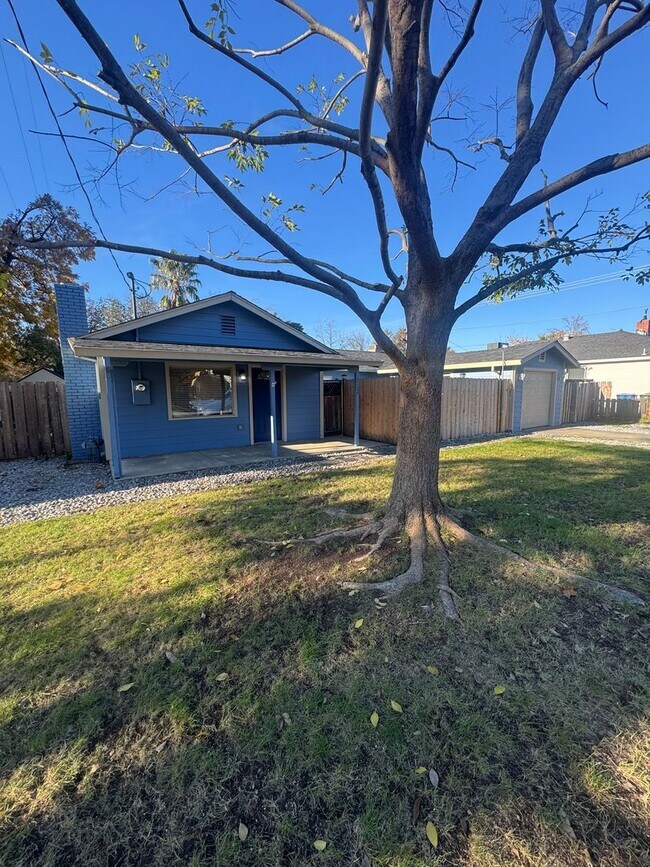 Photo - 2 BED 1 BATH HOUSE IN THE GARDEN TRACT NEIGHBORHOOD