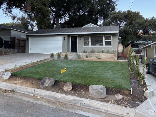 Building Photo - 3647 Montrose Ave Rental