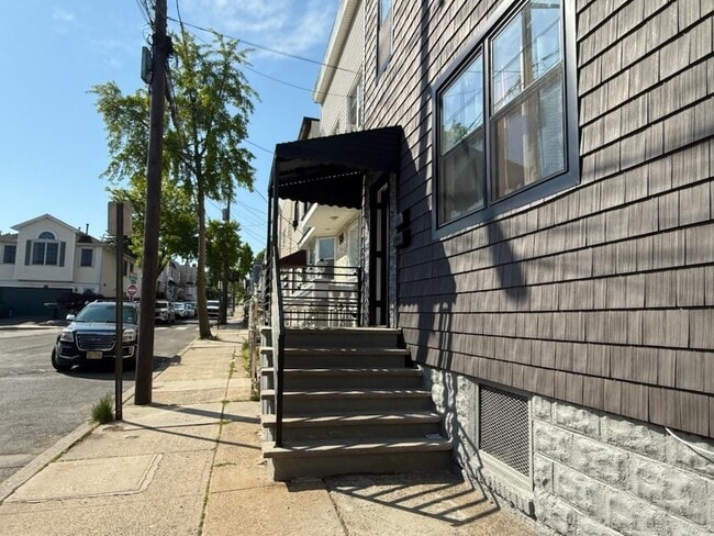 Photo - 341 Lembeck Ave Unit 2