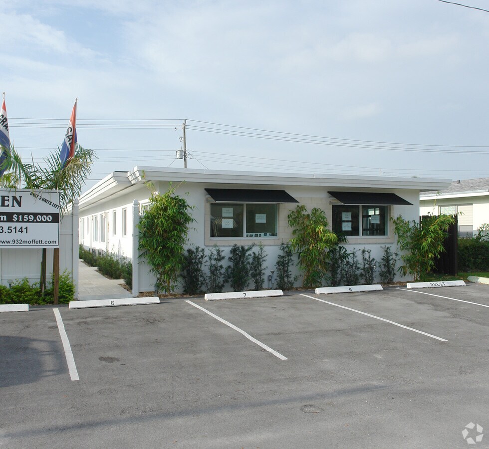 Photo - 932 Moffett St