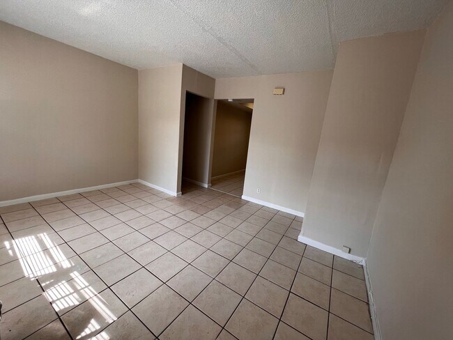 Photo - 716 SW 7th St Unit 2