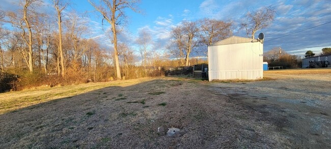 Building Photo - Ready to Move in