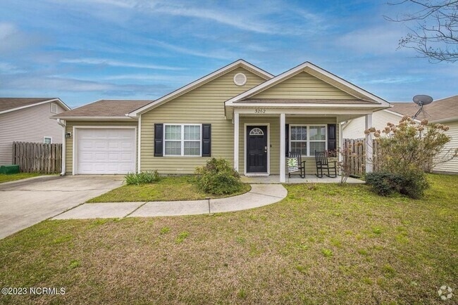 Building Photo - Wonderful 3 bedroom home in the highly ame...
