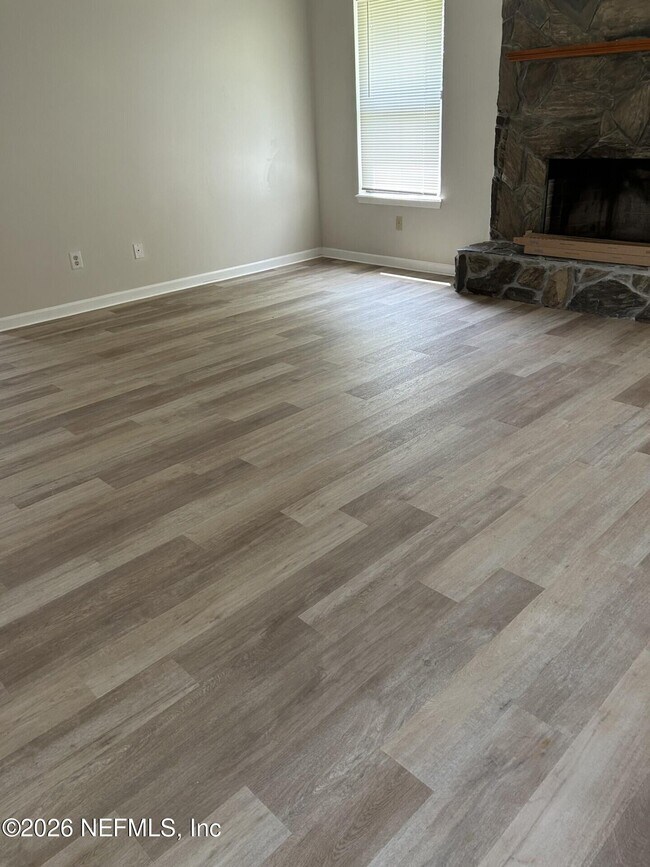 Photo - 13142 Annandale Dr S