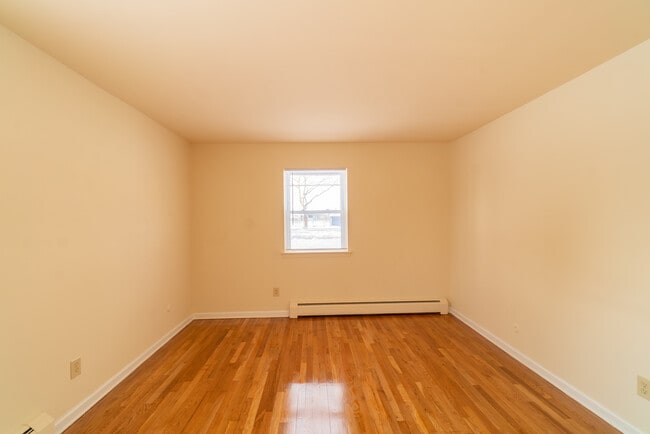 Middlesex Village Apartments