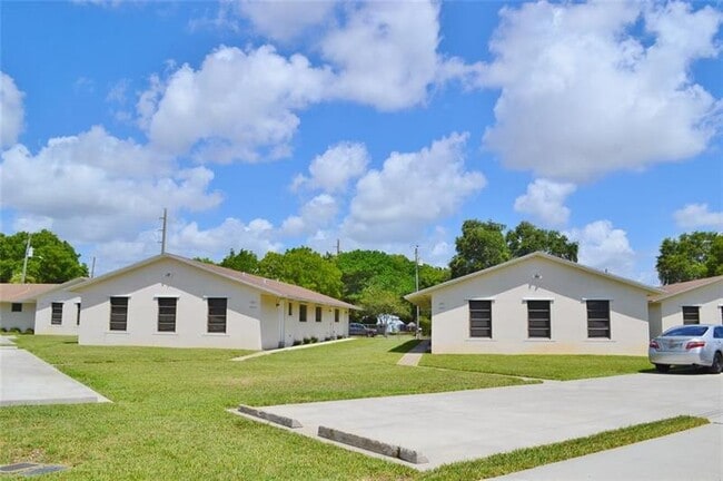 Building Photo - 203 N 59th Ave Rental