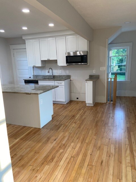 Photo - 1430 Rockefeller Rd