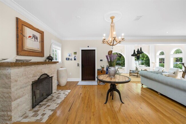 59 NE 42nd St