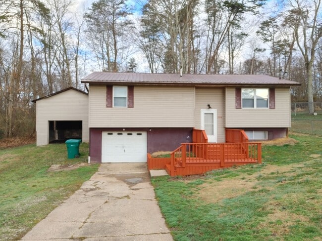 Building Photo - 3 BR HOME-BRIARWOOD SUBDIVISION