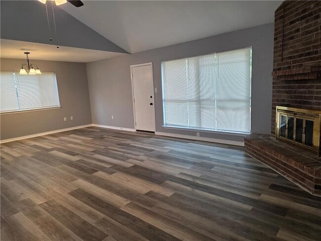 Photo - 111 Heather Dr