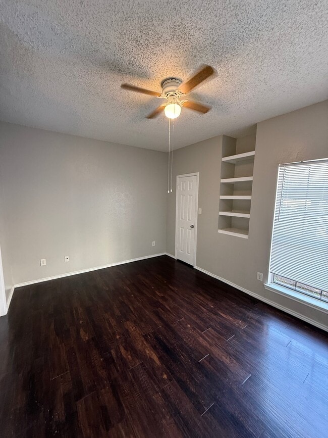 Photo - 9601 Forest Ln