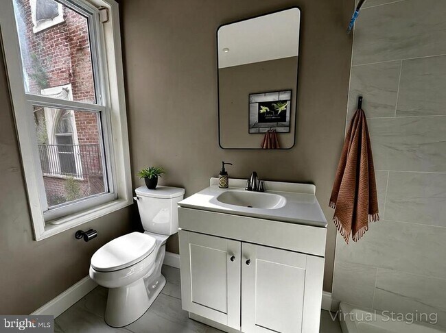 Photo - 6142 Larchwood Ave